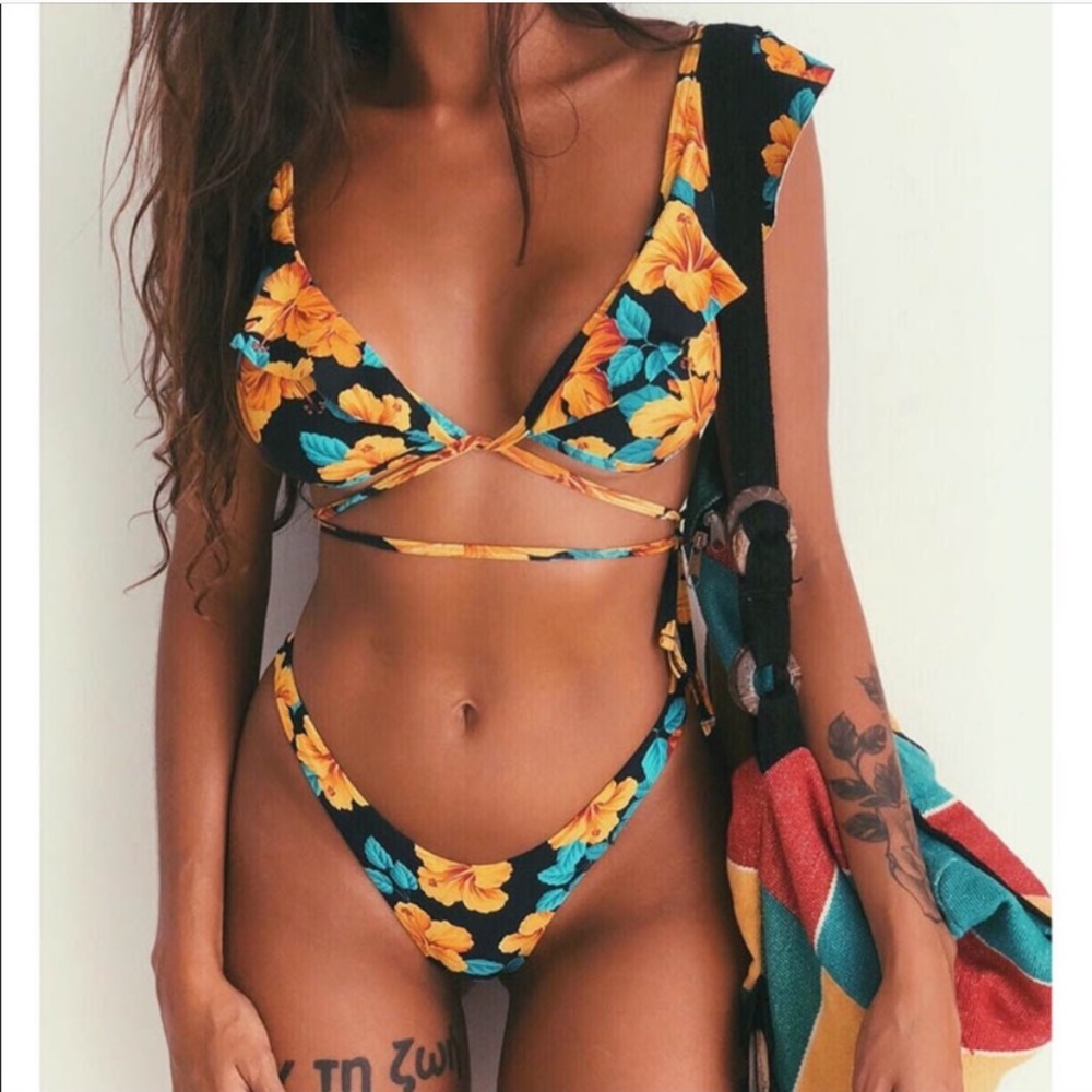 Floral Ruffle High Leg Bikini - Picture 4 of 7